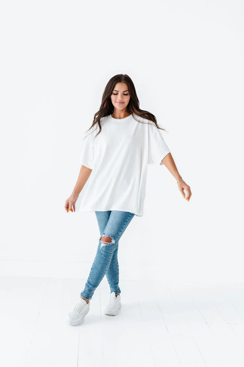 Lisa Oversized Boyfriend Tee in Off White - Size Medium Left
