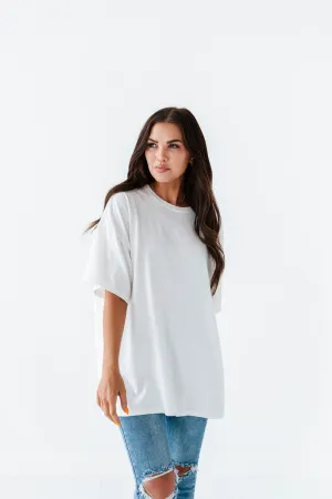 Lisa Oversized Boyfriend Tee in Off White - Size Medium Left