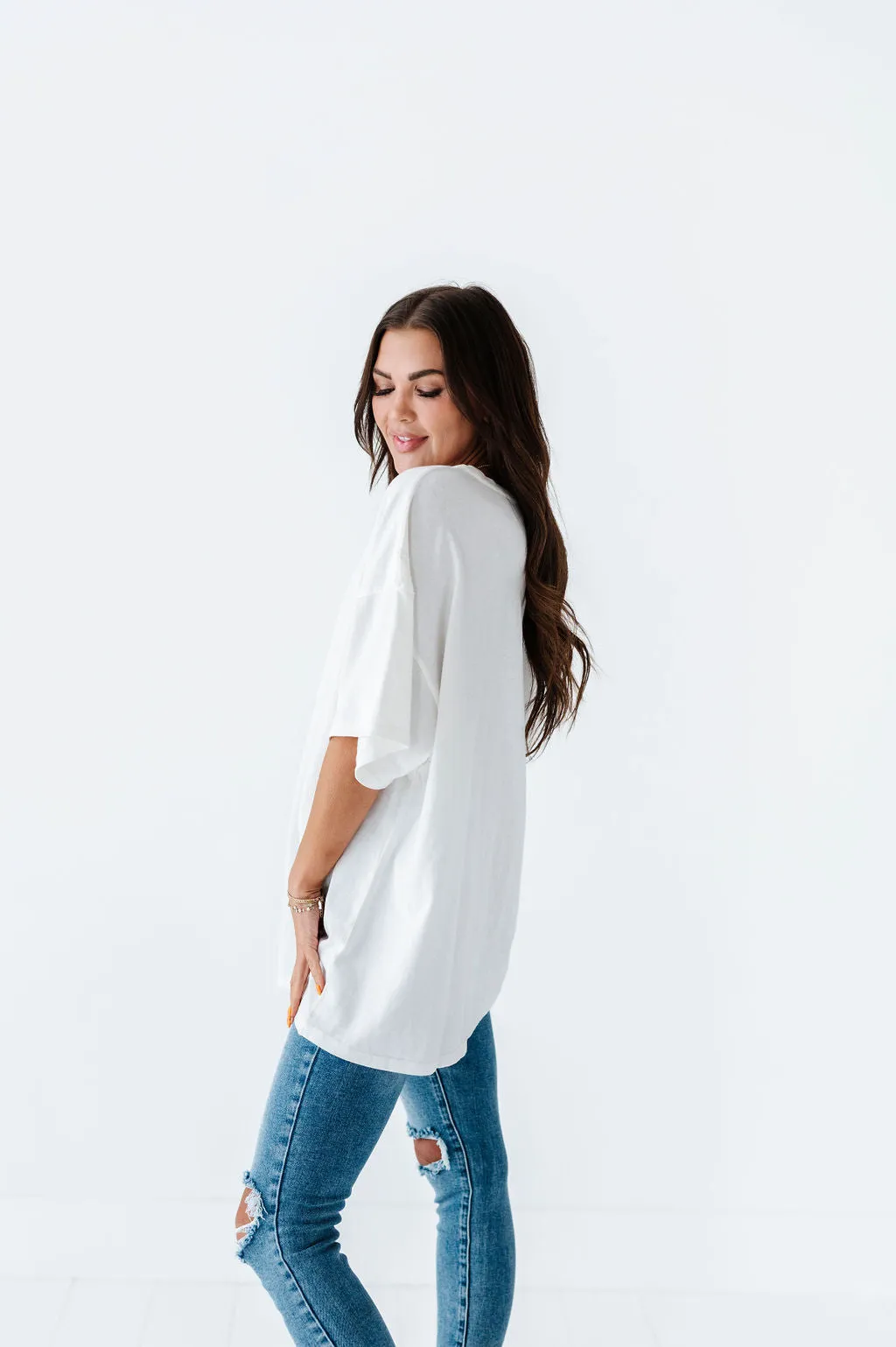 Lisa Oversized Boyfriend Tee in Off White - Size Medium Left